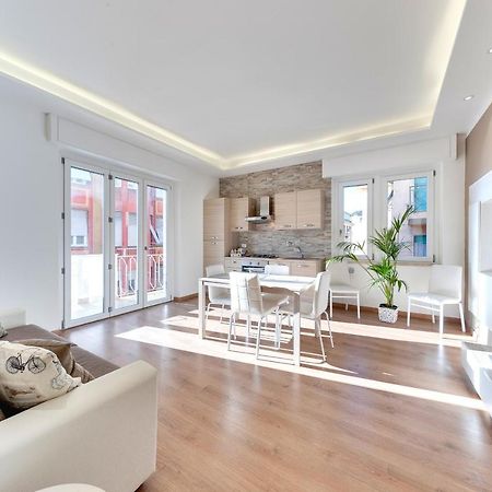 Ariston - Ciclabile Appartamento In Centro Al Mare Con Balcone Санремо Екстер'єр фото